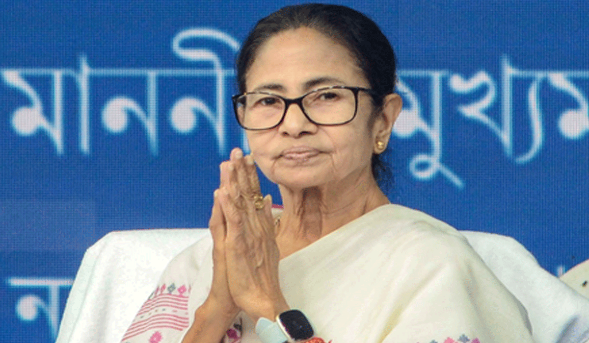 SIR being carried out in dangerous manner in Bengal: Mamata Banerjee to CEC