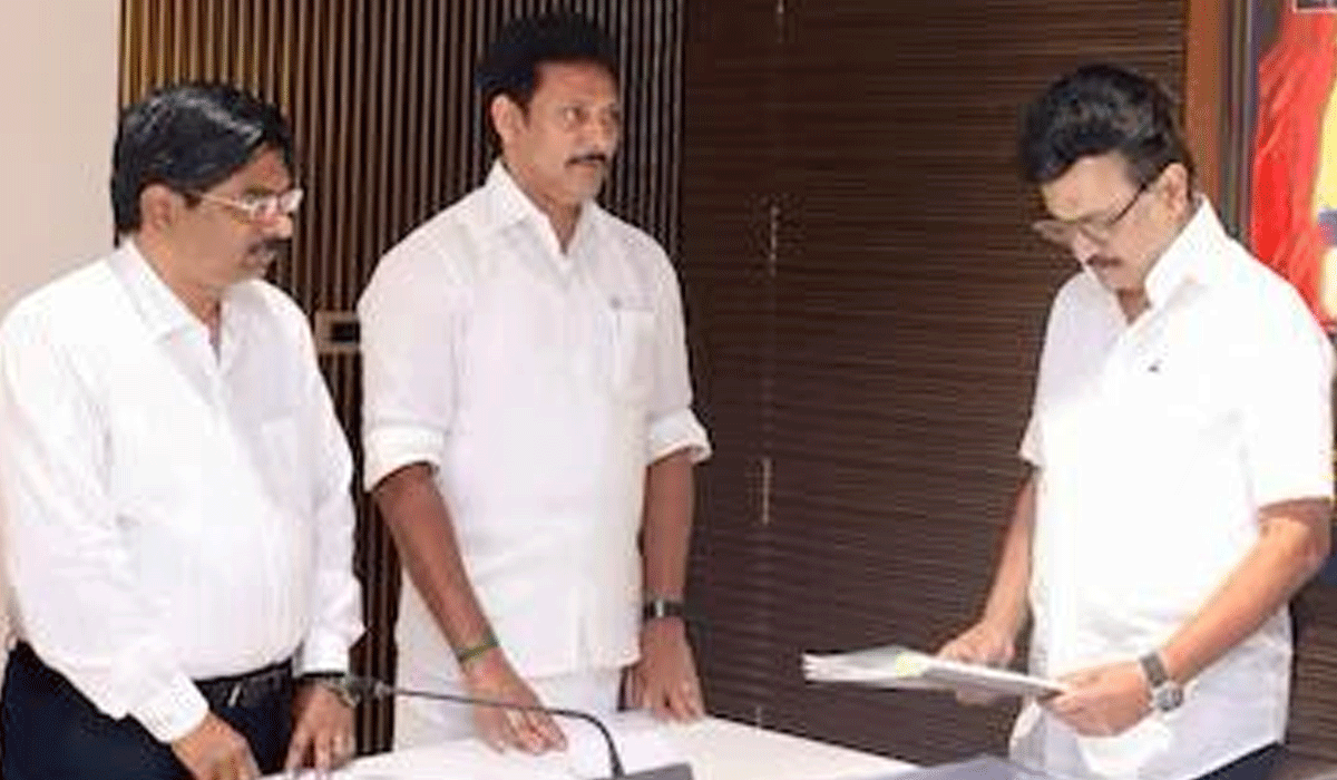 Tamil Nadu govt ramps up efforts on TET relief; Minister briefs CM Stalin on review petition