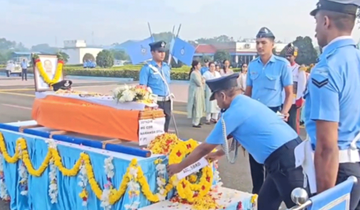 Mortal remains of IAF pilot cremated with full honours in Himachal