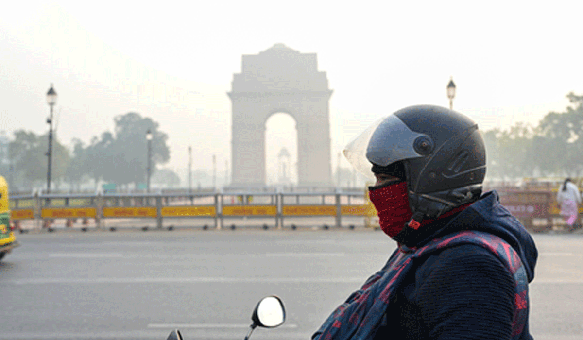 Delhi chokes under rising pollution as AQI nears 400 across NCR
