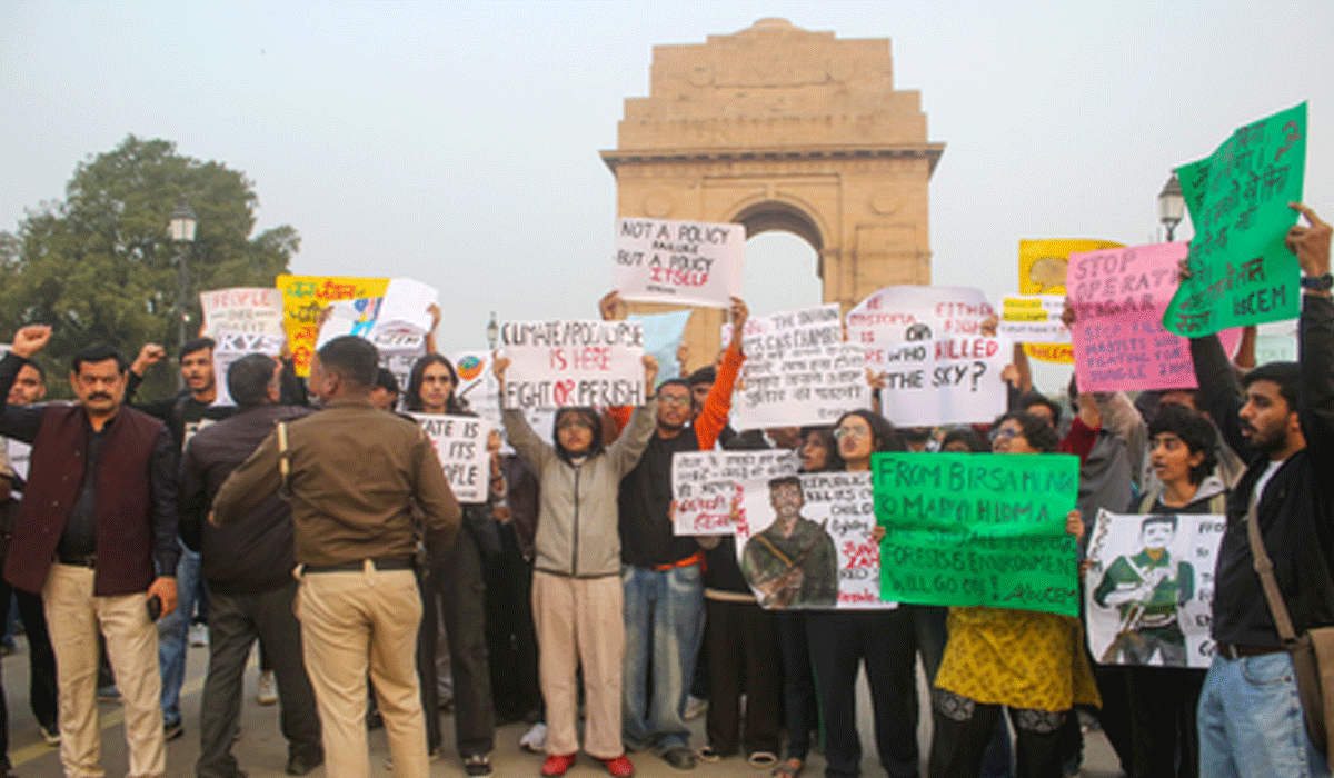 Police detain 15 people during Delhi pollution protest; officials say youth 'pepper sprayed' cops