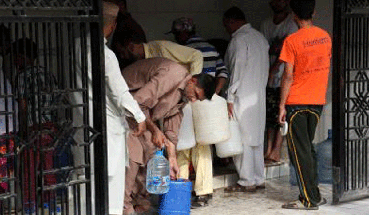 Pakistan: Residents of Karachi hold protest against water shortage