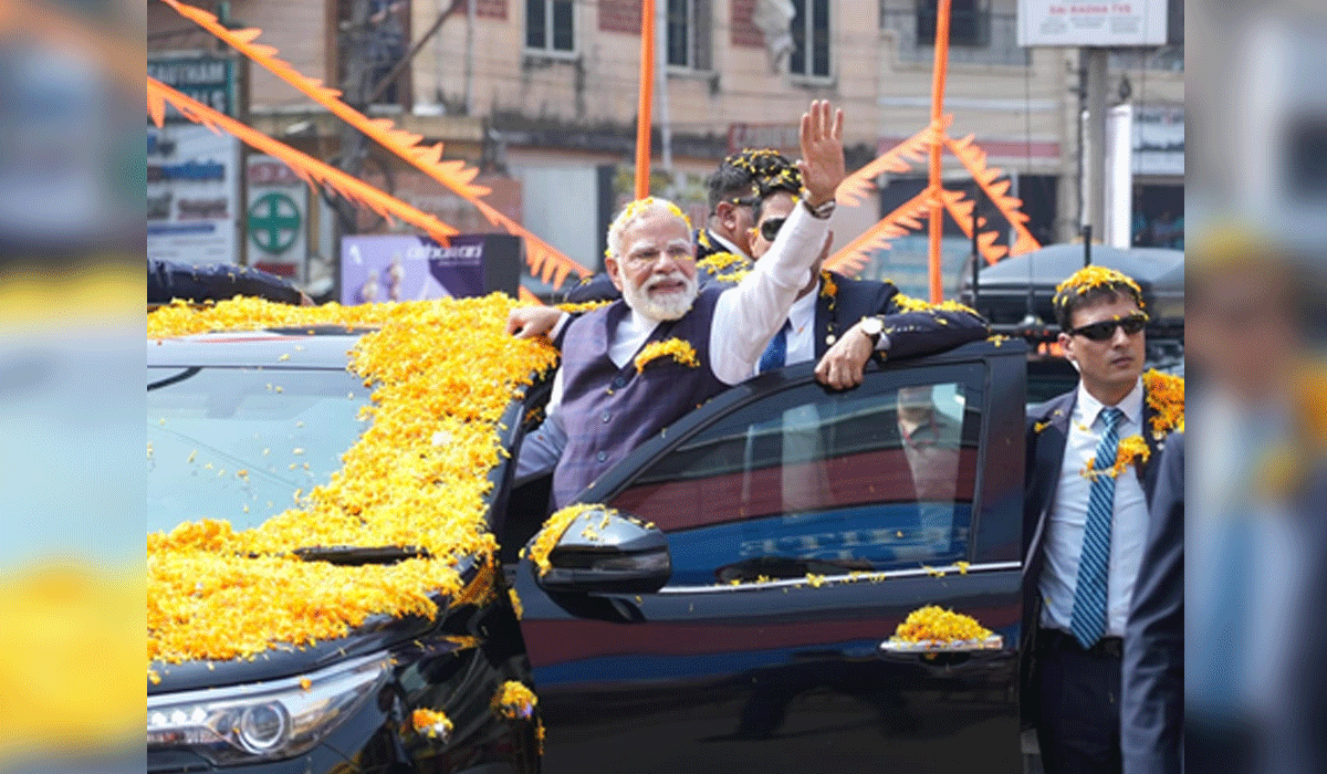 Karnataka: Massive crowds welcome PM Modi during Udupi roadshow