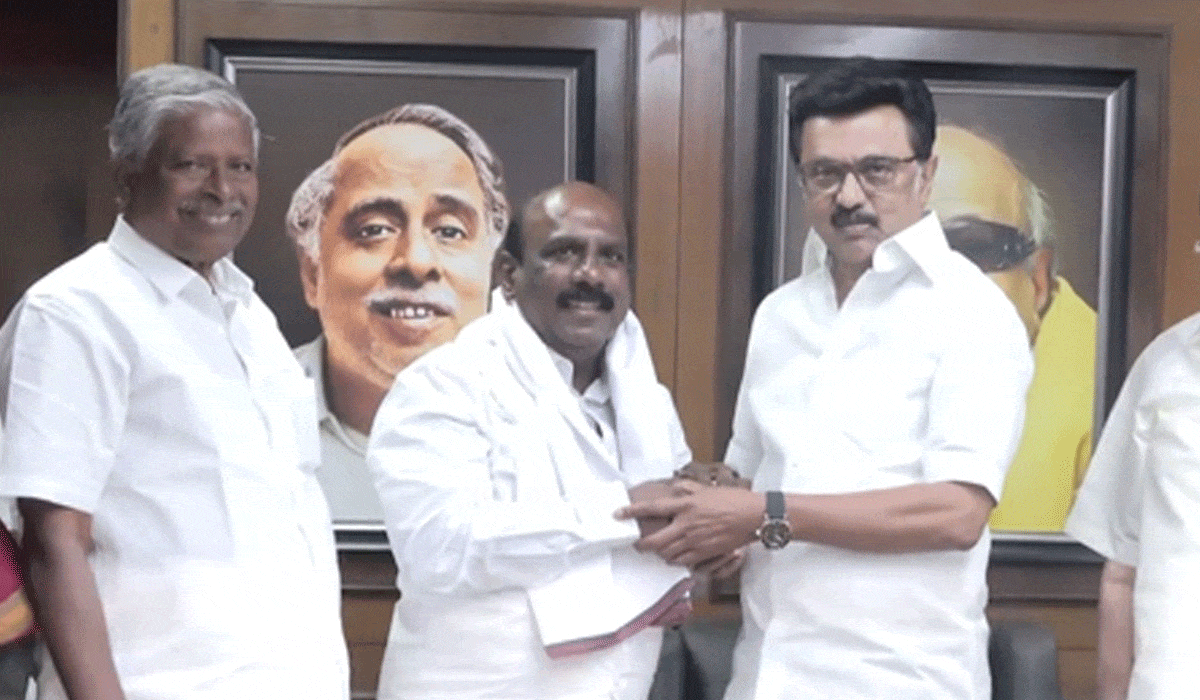 OPS loyalist Manoj Pandian joins DMK, announces resignation as MLA