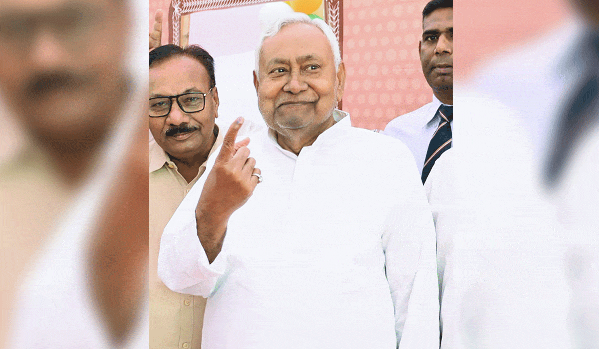 Bihar polls: CM Nitish Kumar casts his vote in Bakhtiyarpur, shows inked finger
