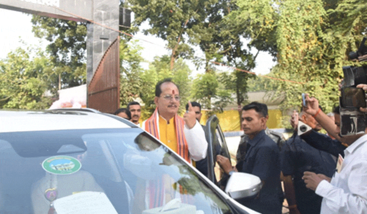 Bihar Dy CM Vijay Sinha's convoy attacked in Lakhisarai, CEC orders probe