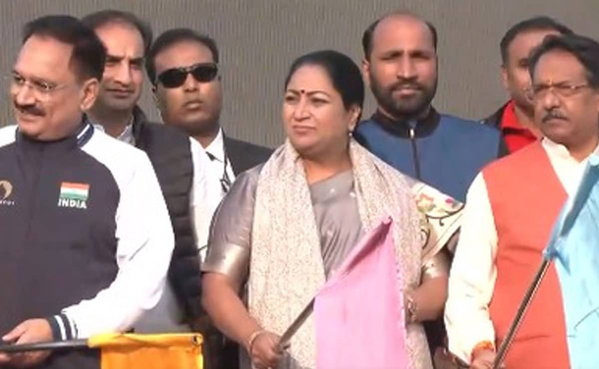 Delhi CM Rekha Gupta flags off ‘Namo Run’ under ‘Fit Yuva for Viksit Bharat’ initiative