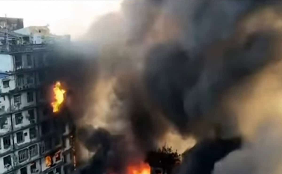 Fire breaks out in Kolkata's warehouse