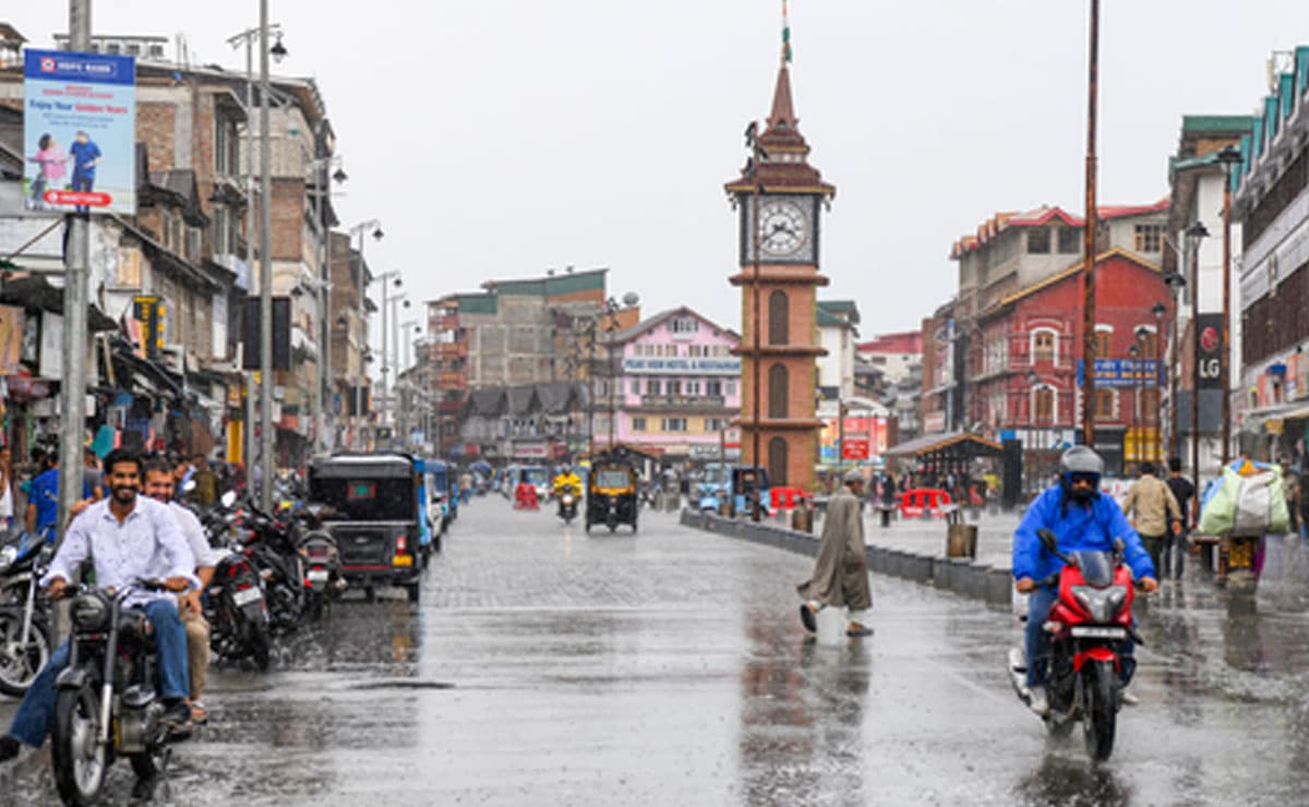 Rain lashes plains as higher reaches receive