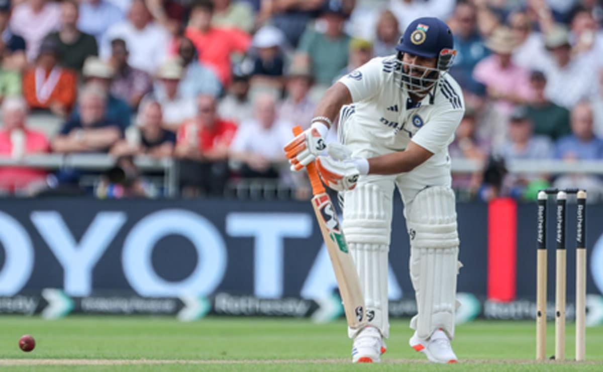 India A fumble despite Pant's 90; need 59 to win with 3 wickets in hand