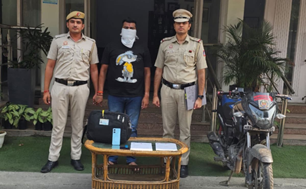 Imposter held for preparing forged letters, using letterhead of Delhi CM