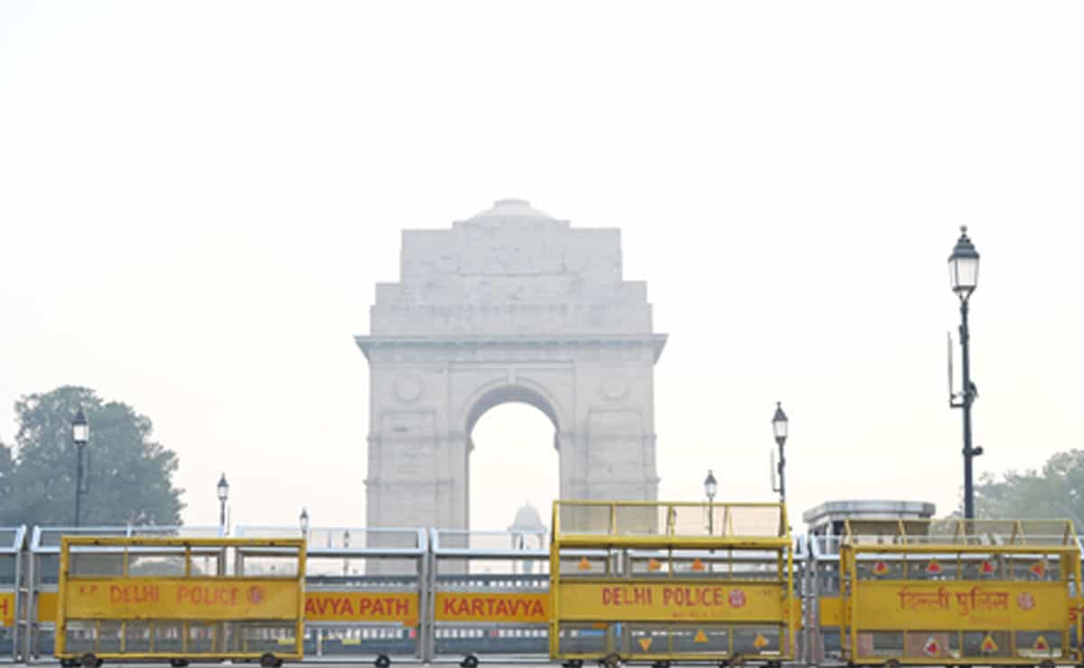 Nip in the air in Delhi-NCR; strong winds improve AQI