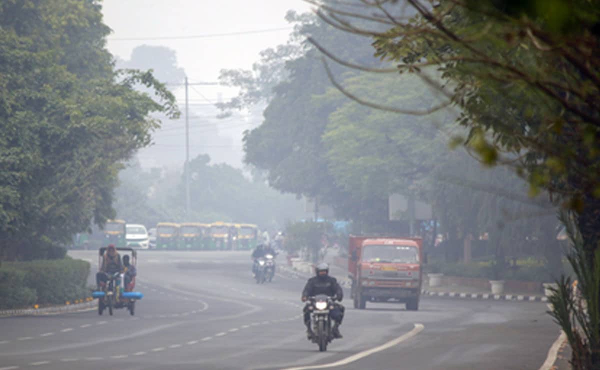 Winter chill in Delhi-NCR marred by poor air quality as AQI nears 400