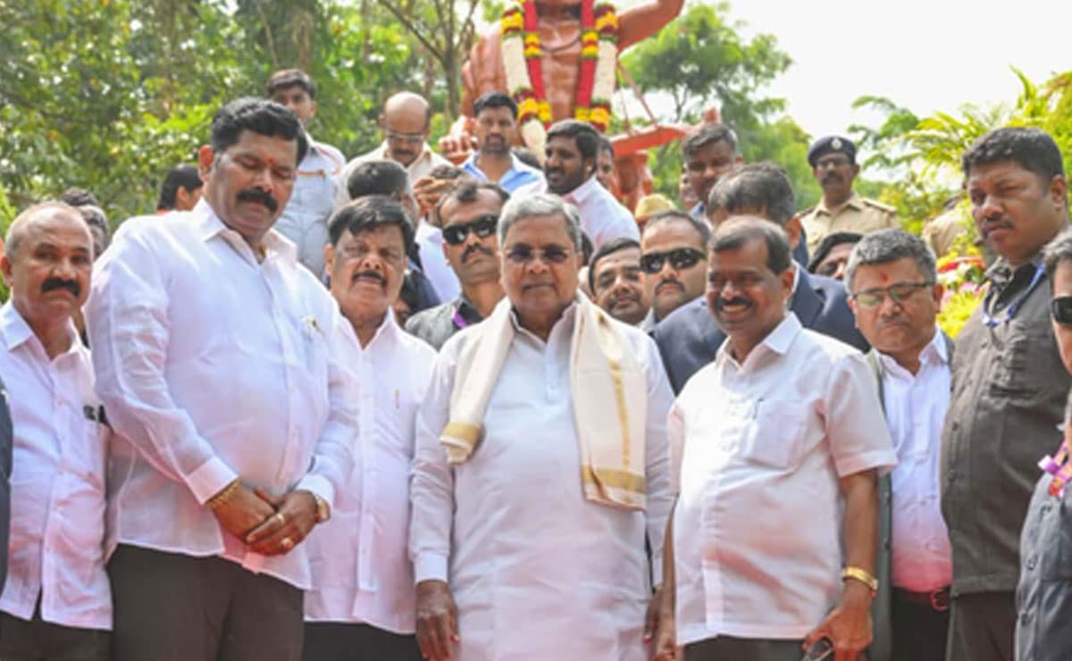 Karnataka CM: Govt to soon issue orders on Rs 3,300 per quintal for sugarcane