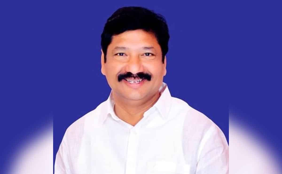 YSRCP leader Jogi Ramesh arrested in spurious liquor case
