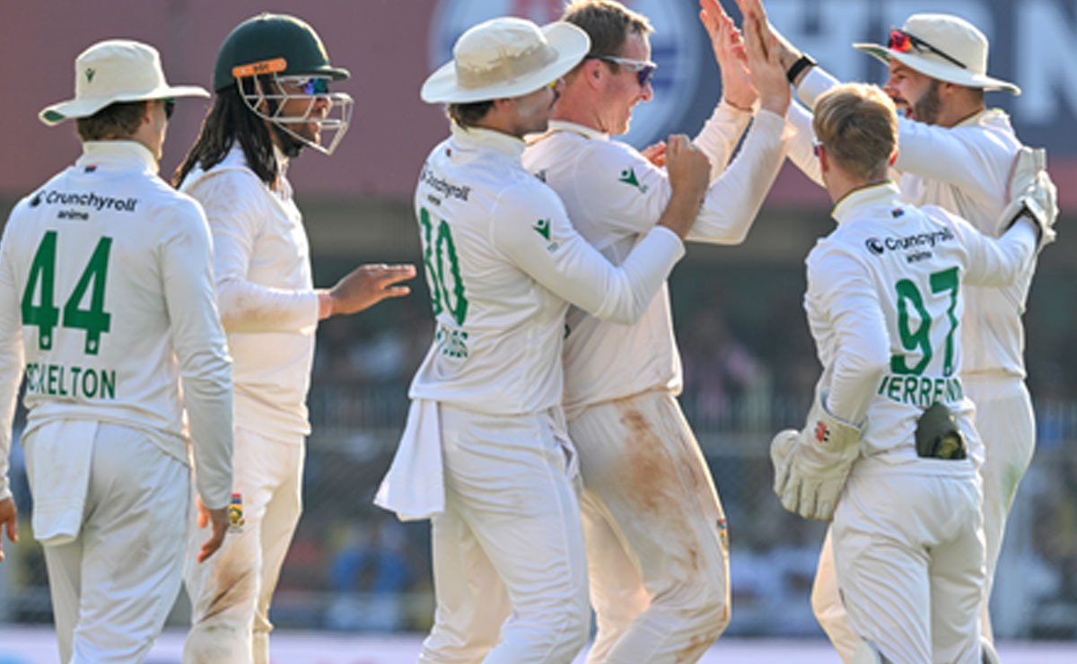 2nd Test: Harmer picks three as SA reduce India to 90/5 at Tea