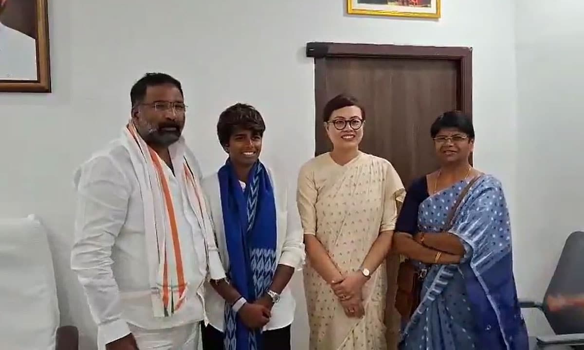 Indian Women’s Team Star Arundhati Reddy Honoured by Sports Minister in Hyderabad