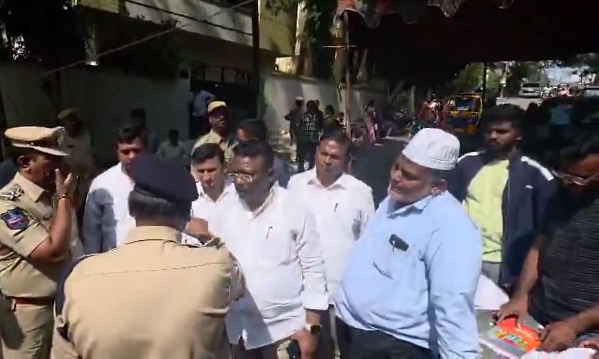 Tension Flares Between Congress and BRS Workers in Shaikhpet During By-Poll