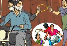 The staff of RC Puram police station and CCS, Madhapur Zone, apprehended a robbery accused involved in a gold chain snatching case under the jurisdiction of Ramachandrapuram PS.