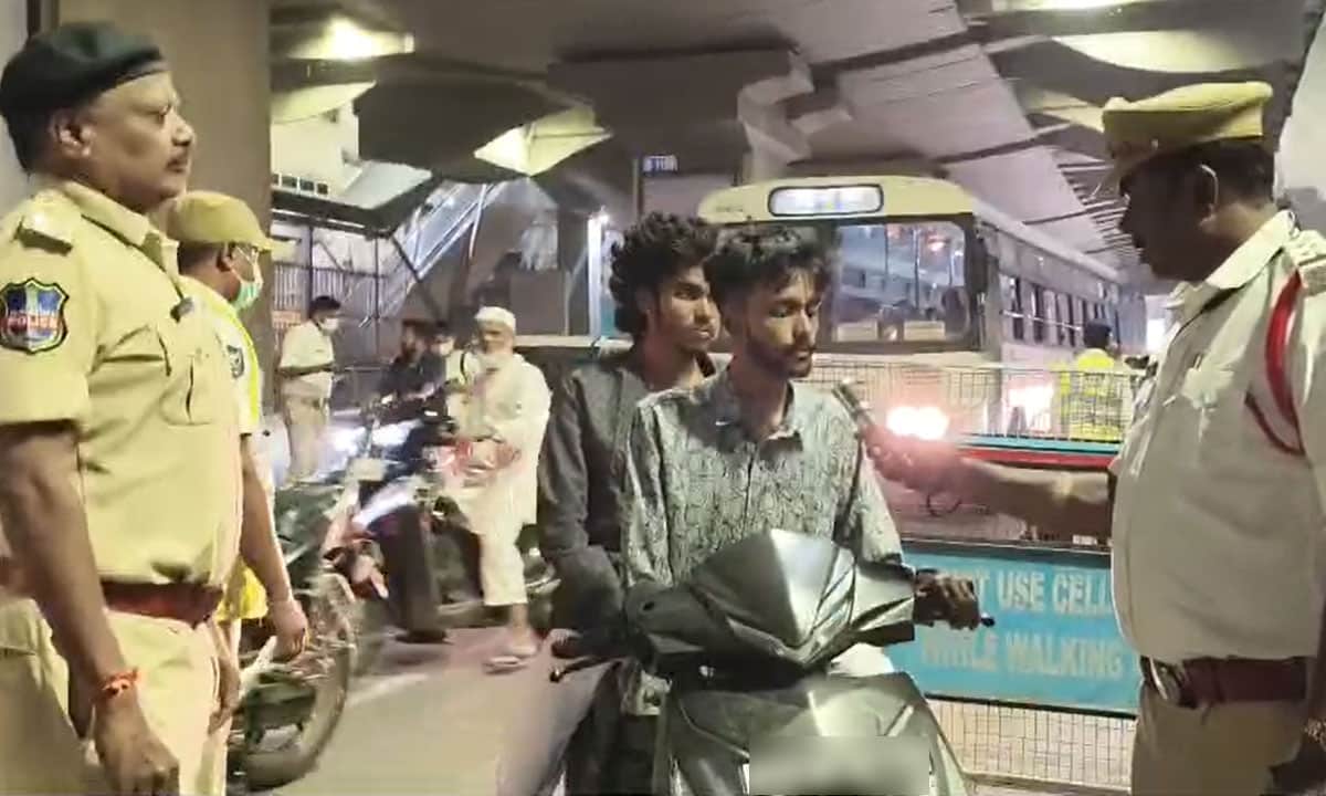 Sultan Bazar Traffic Police Conduct Intensive Drink & Drive Check Near Narayanguda Metro Station