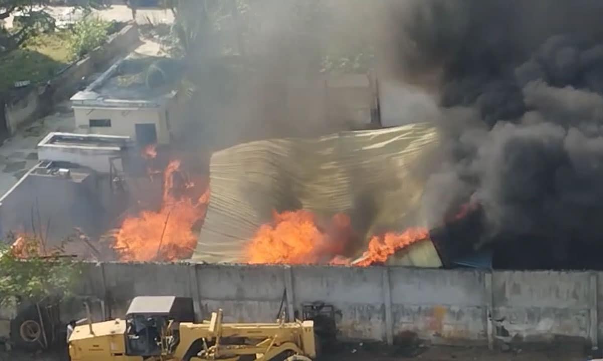 Fire Erupts at Furniture Workshop in Suleman Nagar, Short Circuit Suspected