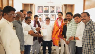 TV Serials Federation Backs Congress Candidate Naveen Yadav After Meeting with Ponnam Prabhakar and Actor Suman