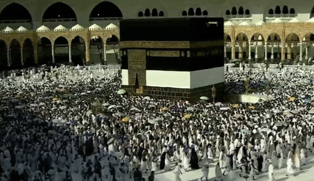 Indian pilgrims among victims in bus–tanker