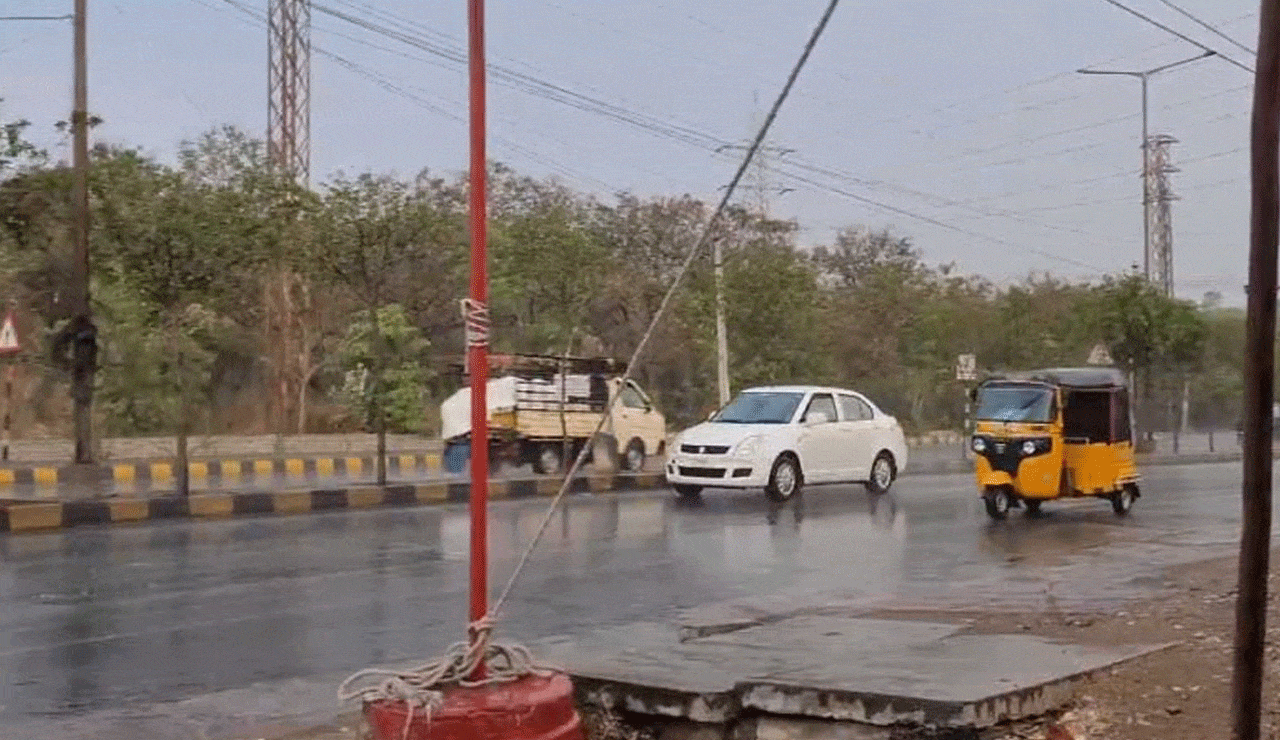 Unseasonal rains disrupt daily life across Gujarat, climate change evident in weather pattern