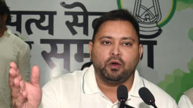 Tejashwi celebrates 36th birthday during rally in Bihar's Karakat
