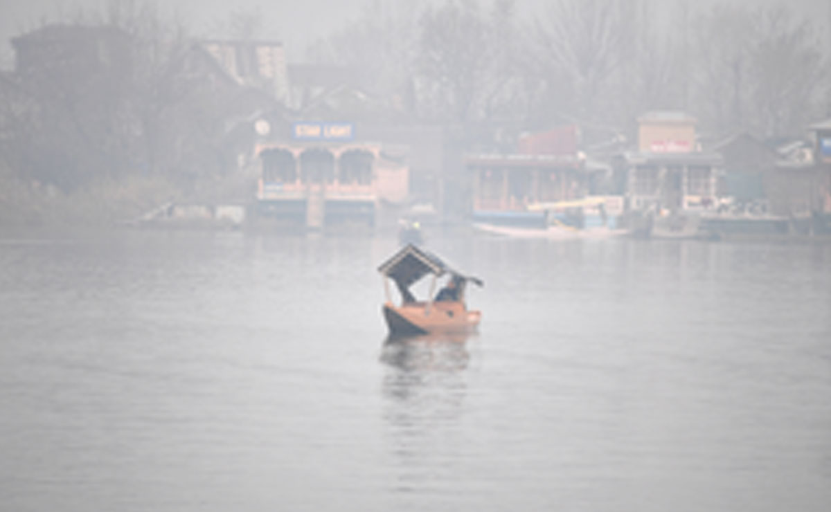 J&K weather: Pahalgam freezes at minus 5.6, Srinagar shivers at minus 4.4