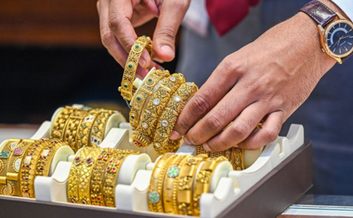 MCX gold surges as global markets support rally