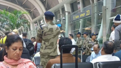 Passengers of Delayed Indigo Flight Protest at Mumbai Airport, Disrupting Morning Operations