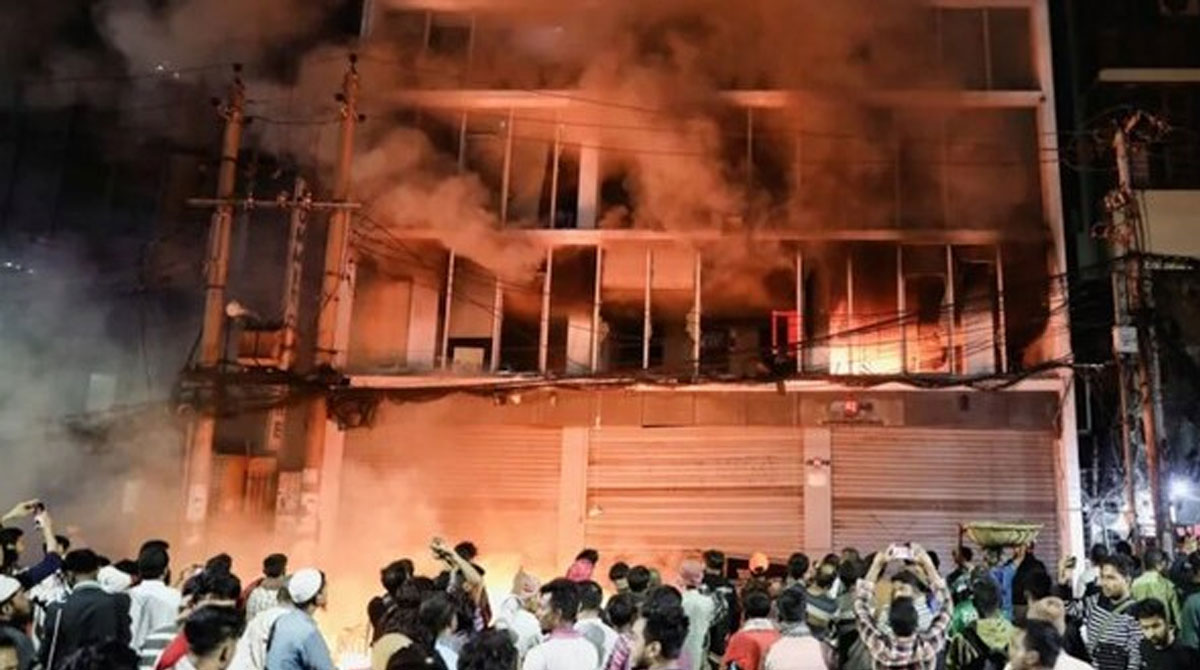 Violence erupts in Bangladesh after death of radical leader Sharif Osman Hadi