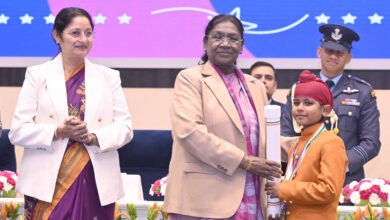President Murmu presents Pradhan Mantri Rashtriya Bal Puraskar to 20 children on Veer Bal Diwas