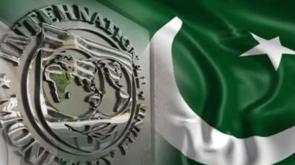 IMF ignores its own report to okay $1.29 bn loan for Pakistan