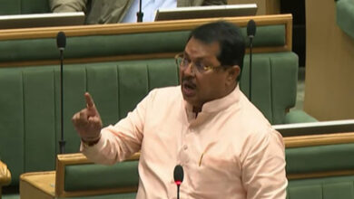 Opposition stages noisy walkout in Maha Assembly over cotton, soybean price issues