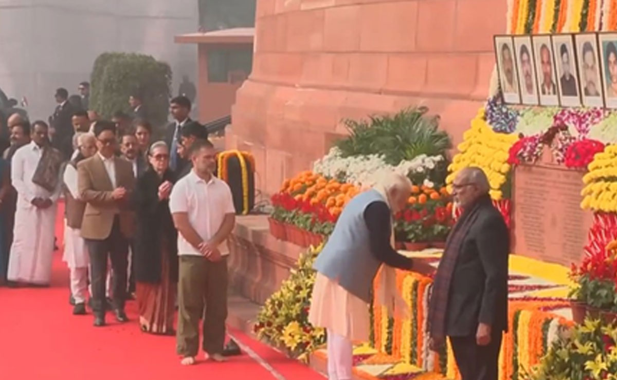 PM Modi, MPs pay tributes to security personnel killed in 2001 Parliament terror attack