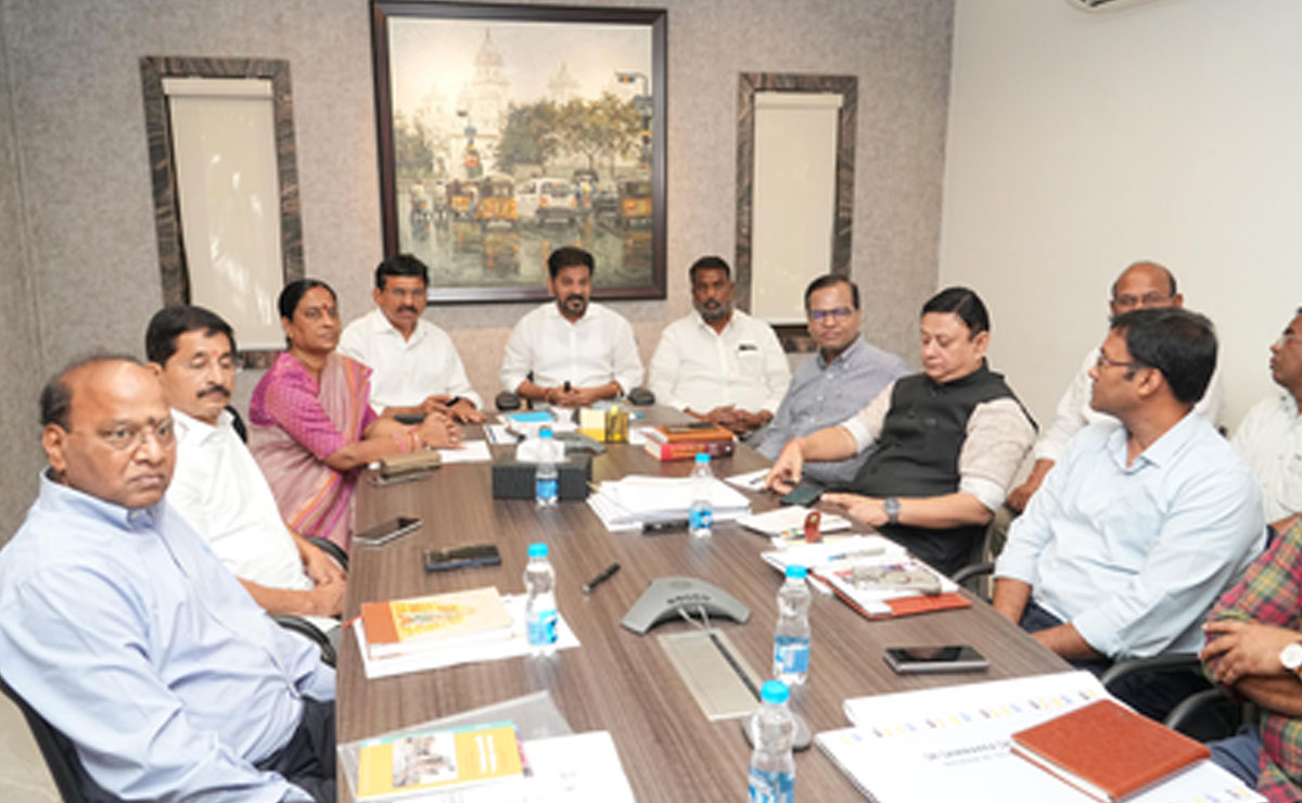 Telangana CM reviews Medaram works ahead of tribal fair