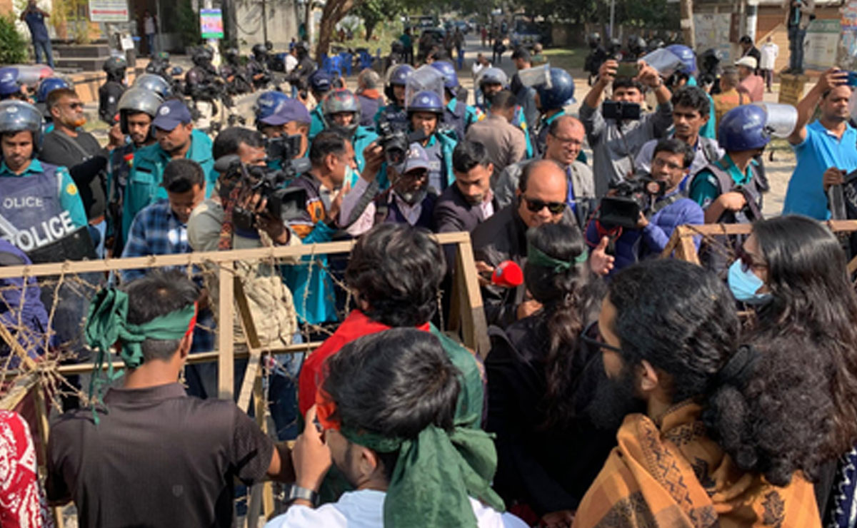 Bangladesh: Violence near Indian mission in Chittagong leaves four injured