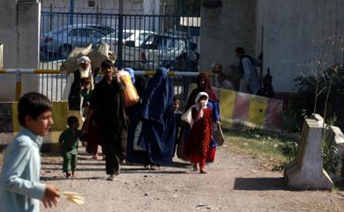 Over 5700 Afghan refugees repatriated from Iran, Pakistan in single day