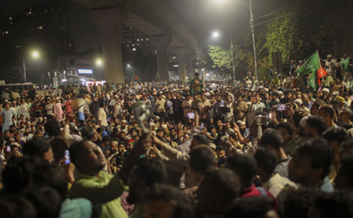 Bangladesh: Supporters warn of protests if radical leader Hadi's killers not arrested by today