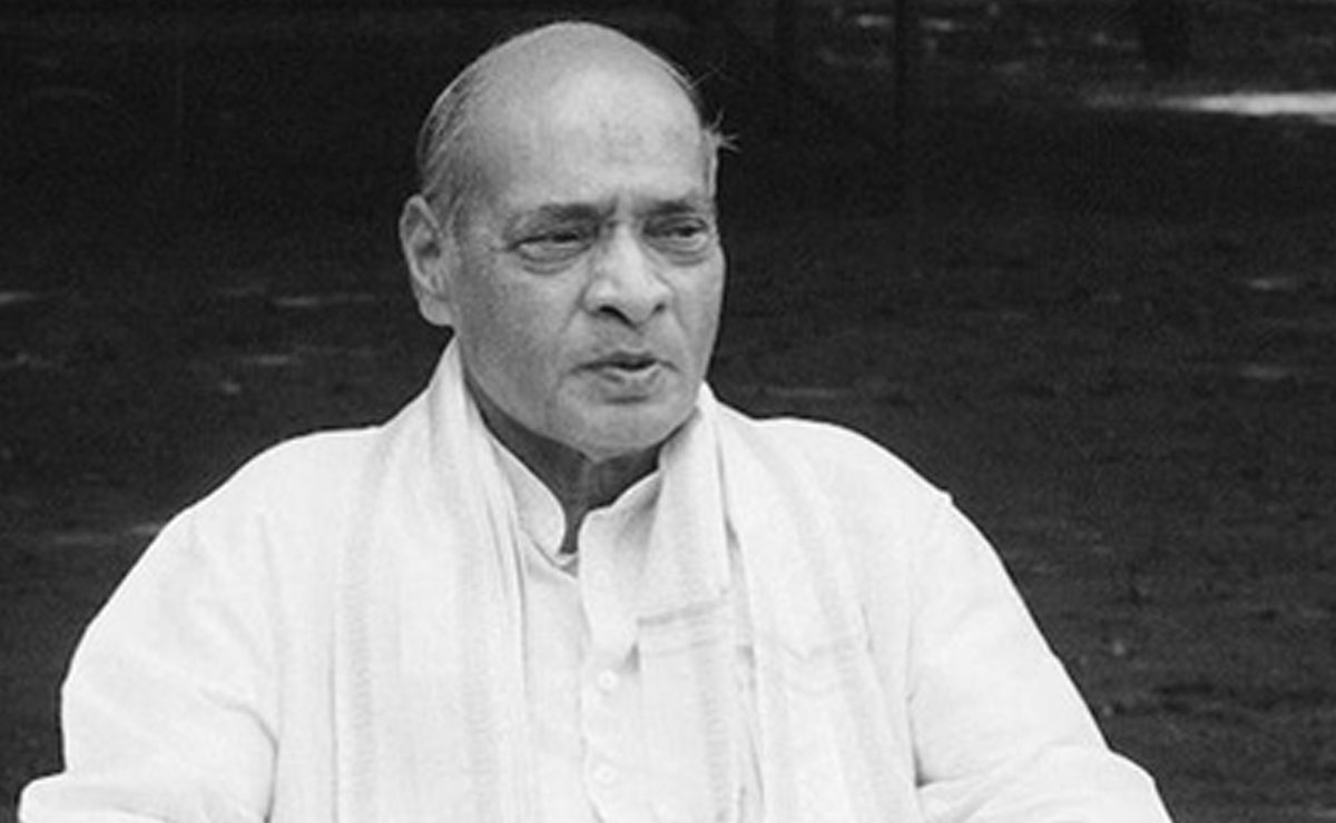 Andhra Pradesh Governor, Telangana CM pay tributes to ex-PM Narasimha Rao