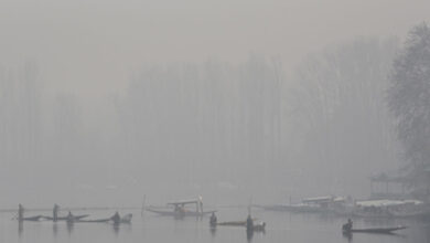 Minimum temperature rises above zero in J&K’s Srinagar; cold wave grips Gulmarg, Pahalgam