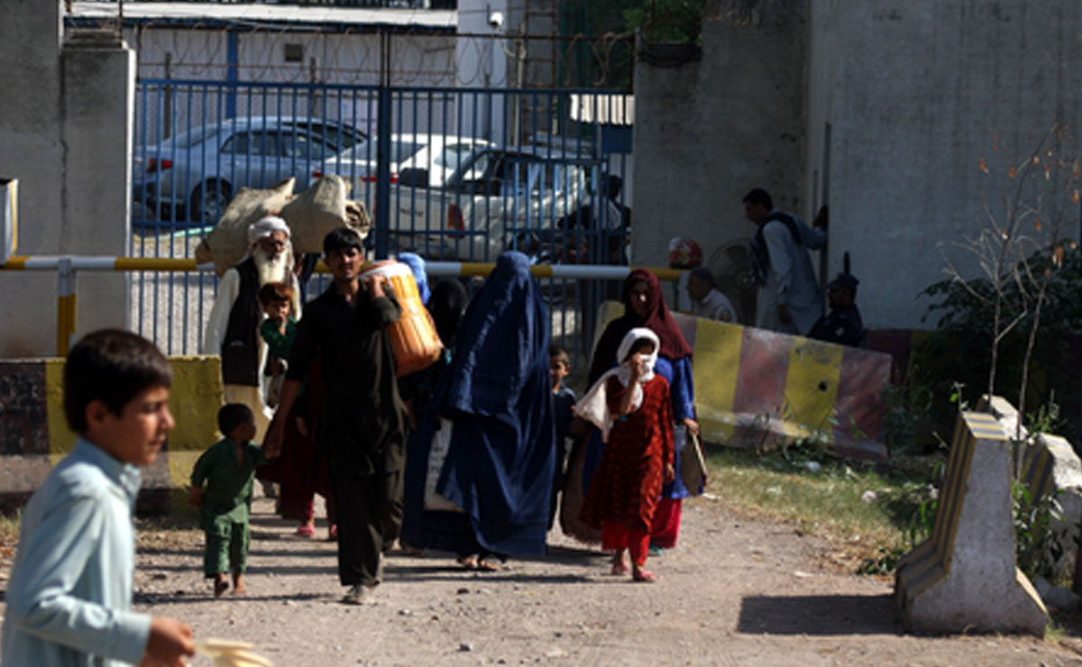 Over 5000 Afghan refugees forcibly deported from Pakistan, Iran in single day: Taliban