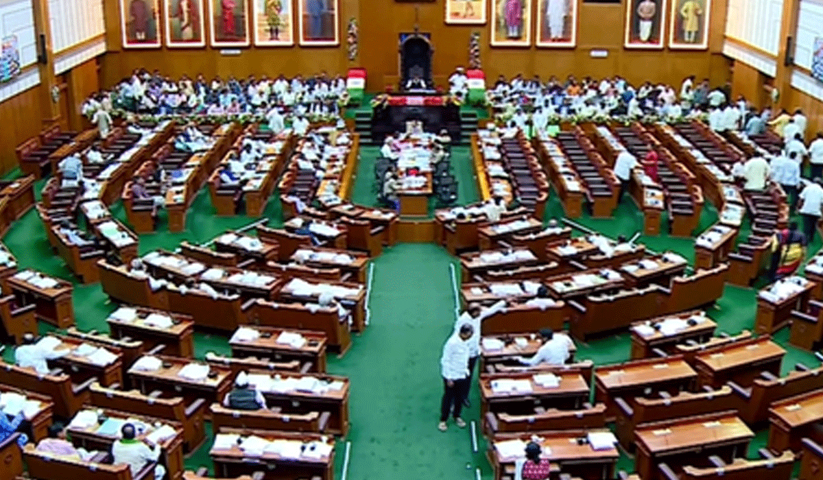 Karnataka govt admits Gruha Laxmi dues lapse; minister apologises after protests, BJP walks out