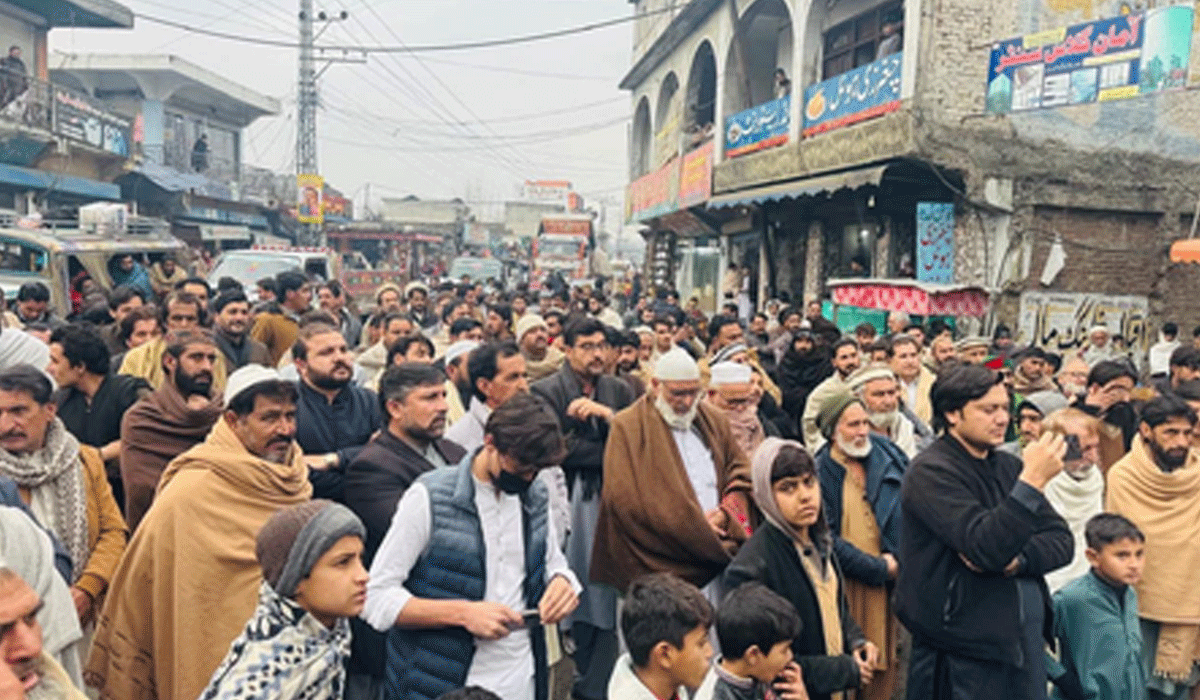 Pakistan: PTI workers intensify protests against sentencing of Imran Khan and his wife