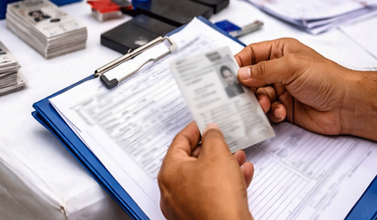 EC issues notice to nearly 10 lakh Tamil Nadu voters over errors in electoral roll revision