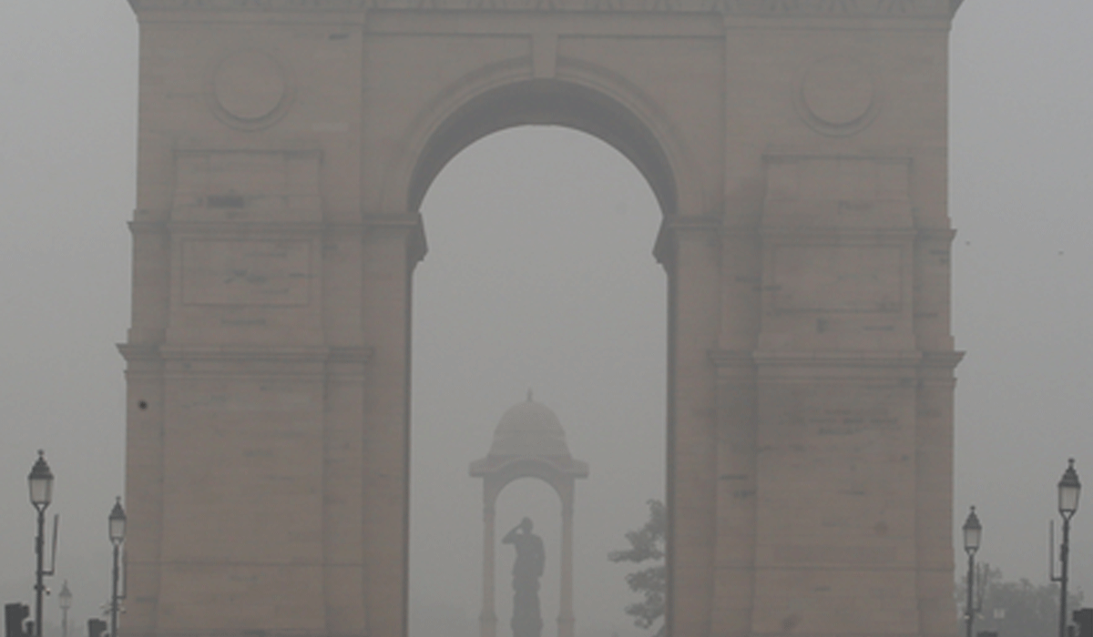 Smog returns to Delhi as air quality slips back into 'very poor' zone