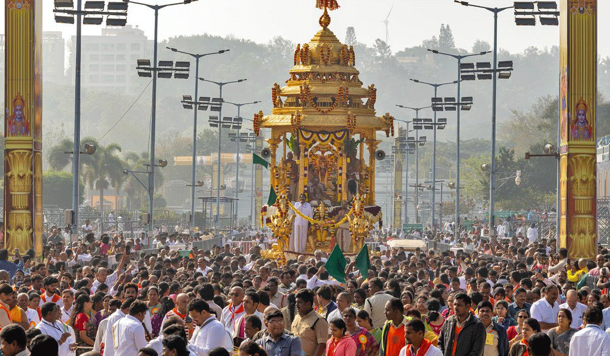 Tamil Nadu: Vaikunta Ekadasi celebrated with deep devotion at Srirangam temple