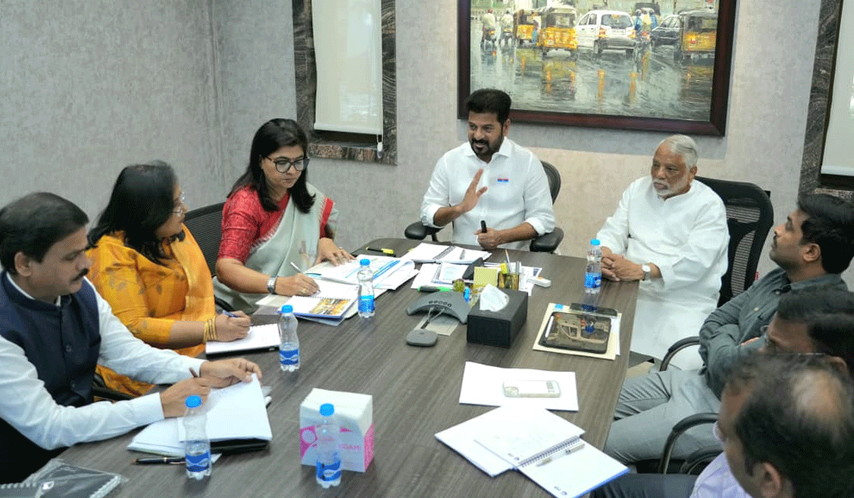 Telangana CM for preserving heritage buildings on OU campus